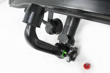 Trailer hitch with removable GLK ball head 